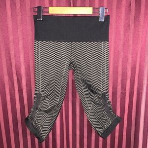Lululemon ebb to street capris